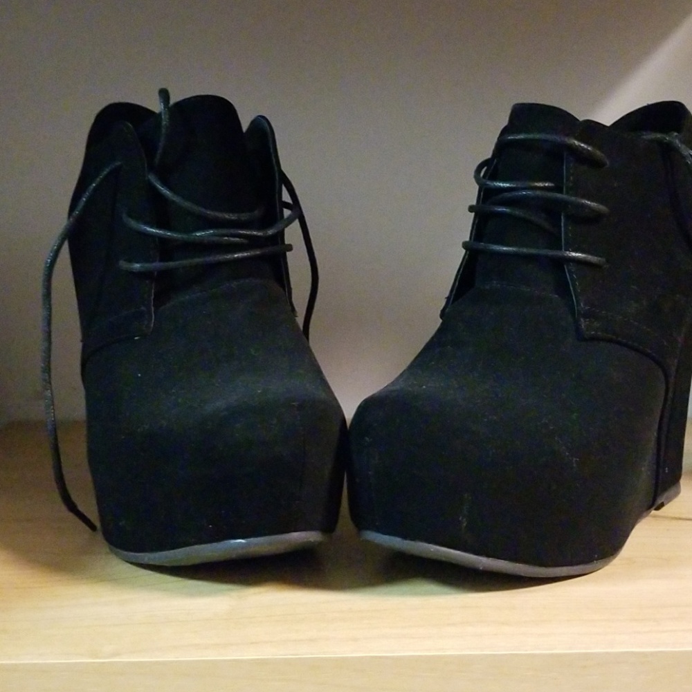 Dolce High wedge shoe 👡